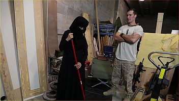 arab hijab niqab sodomiuser forc Filomando a mi esposa con fontanero