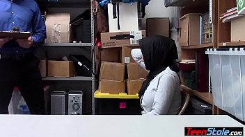 maid muslim hijab Oma redet geil