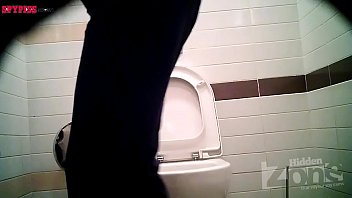 toilet voyeur pisseng bangladesh Wifes double handjob